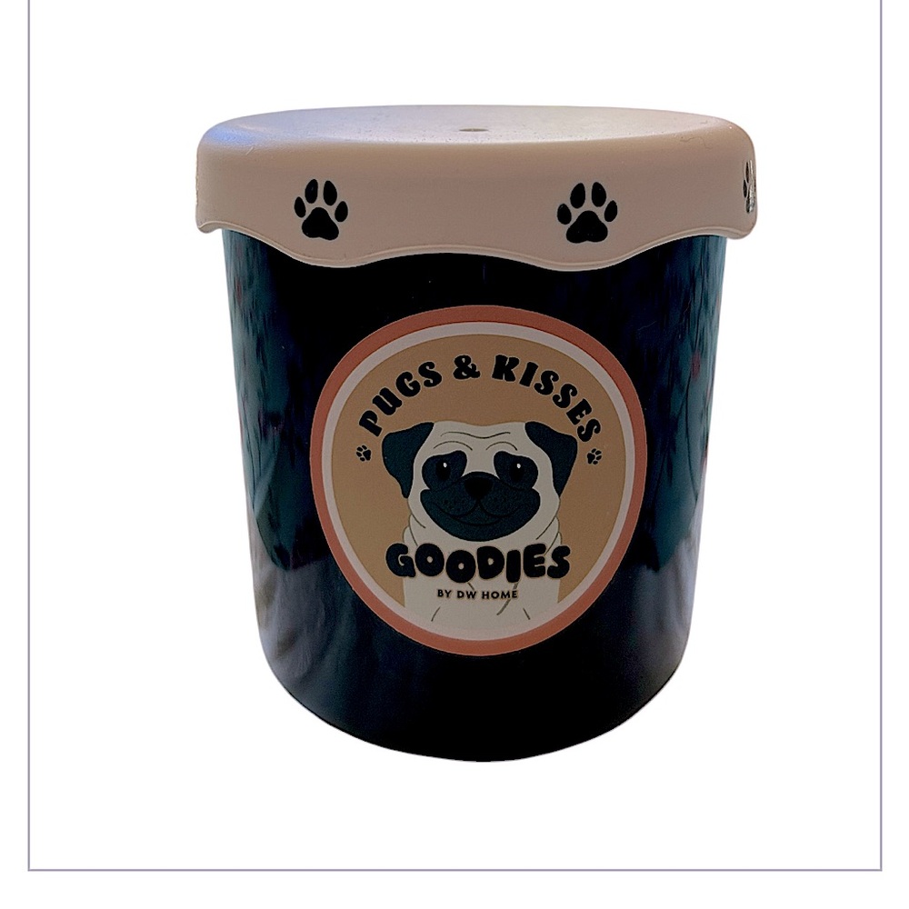 "Pugs & Kisses" Pug Dog Candle